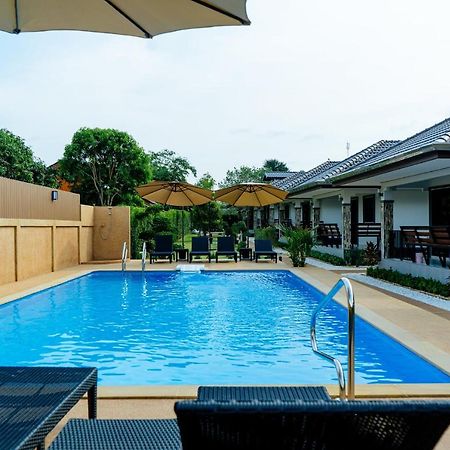 Thai Smile Resort ラヨーン エクステリア 写真