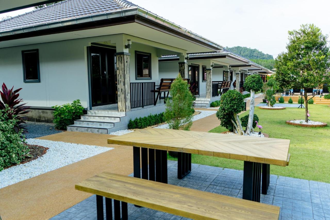 Thai Smile Resort ラヨーン エクステリア 写真